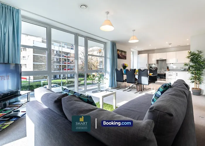 Spacious City Center Apartment By Smart Apartments Short Lets & Serviced Accommodation Apartment Southampton With Free Wifi